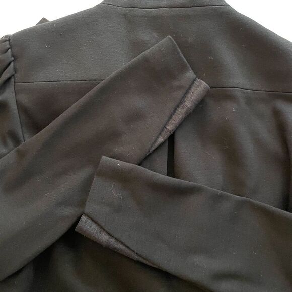 Alice + Olivia Black Bolero with Stunning Bow Accent
|SIZE: XS| - Picture 11 of 14